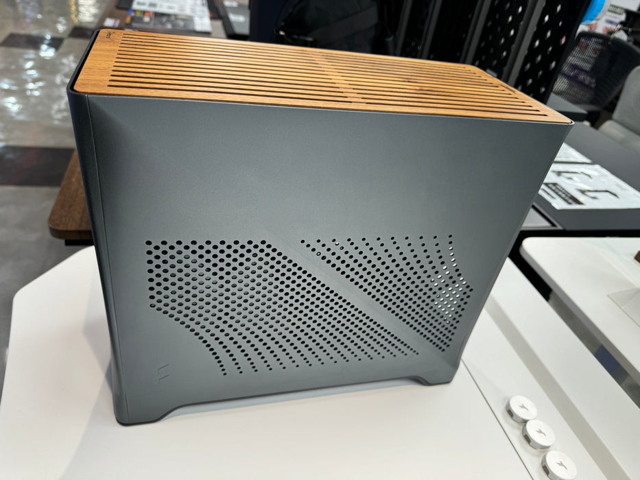 【展示福利品 - 台中門市】Fractal Era 2